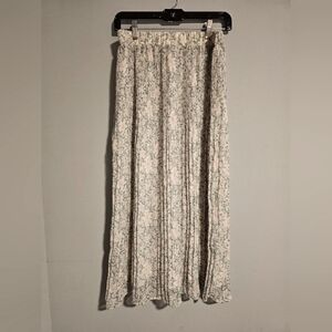 Wishlist Floral Print Maxi Pleated Skirt | Cream and Green | Medium